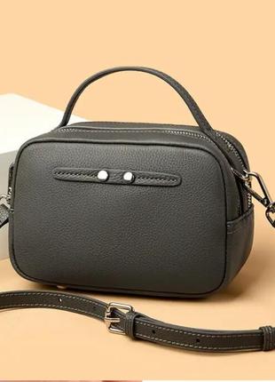 Стильная маленькая кожаная сумочка