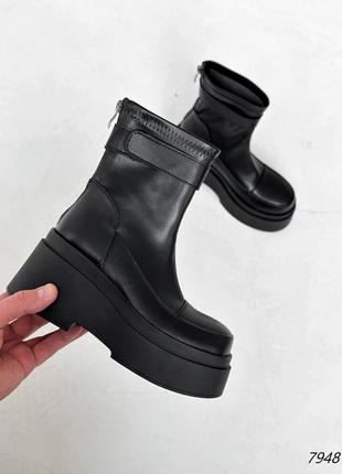 Черные кожаные демисезонные деми ботинки без шнурков на высокой подошве платформе танкетке с молнией сзади ремешком липучкой3 фото