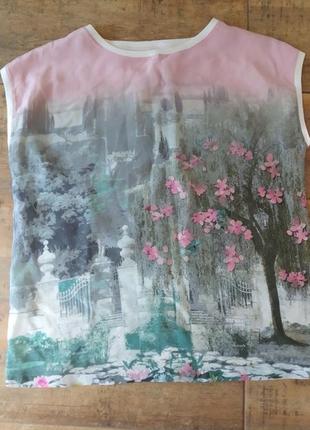 Красива жіноча футболка бренду maccain