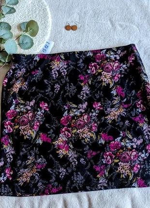 Фактурная чёрная юбка. размер