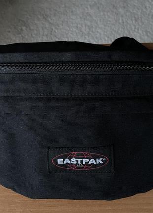 Eastpak велика бананка1 фото