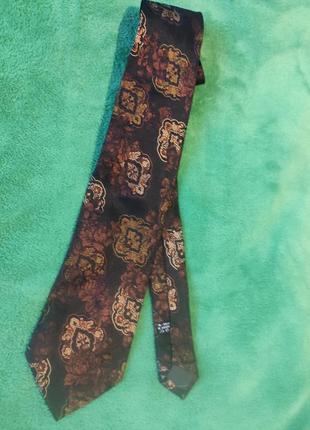 Gianni versace vintage

краватка.5 фото