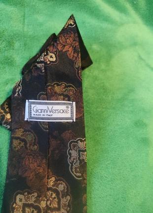 Gianni versace vintage

краватка.3 фото