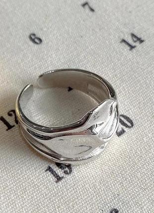 Серебряное кольцо в технике мятого литья2 фото