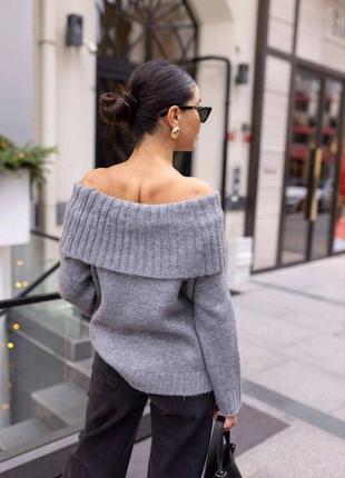 Трикотажний трендовий светр з відкритими плечима оверсайз крою 🔥9 фото