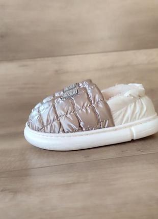 Теплые зимние тапки тапочки чупни лапти дутики угги кроссовки лоферы мокасины на меху...