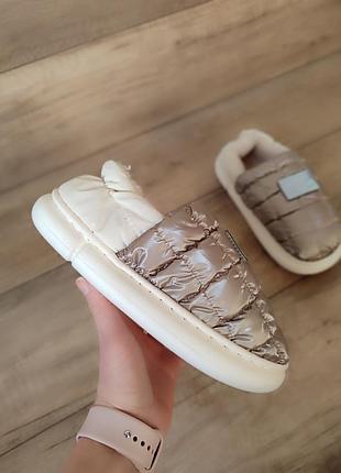 Теплые зимние тапки тапочки чупни лапти дутики угги кроссовки лоферы мокасины на меху...