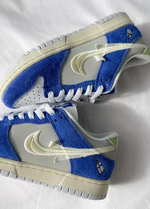 Крутейшие кастомные кроссовки fly streetwear x ladies cheap nike roshe women pro gardenia синие с белым унисекс 36-45 р4 фото