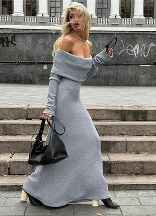 Длинное базовое платье в рубчик с открытыми плечами макси в стиле zara