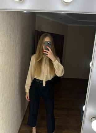 Стильная шелковая рубашка с поясом размер м