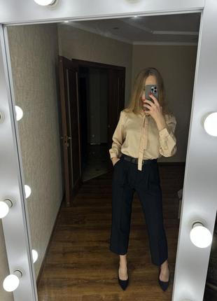 Стильная шелковая рубашка с поясом размер м