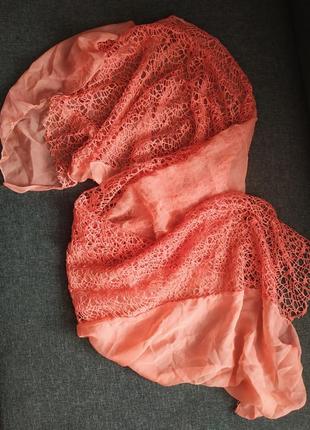Яркий лёгкий платок
