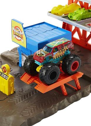 Игровой набор хот вилс приключения на станции hot wheels monster trucks blast station hfb125 фото