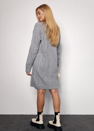 Вязаное платье мини/ туника с узорами из косичек и ромбиков серый6 фото