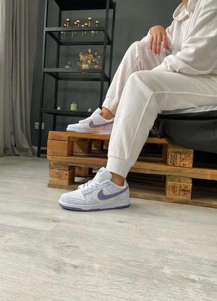 Прекрасные женские кроссовки nike wmns dunk low og purple pulse белые с сиреневым7 фото