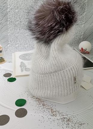 Жіноча шапка рубчик з помпоном з натурального хутра ⚪6 фото