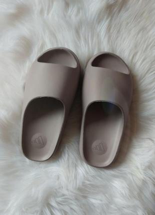 Шльопанці adidas original homme blanche shoes outlet women