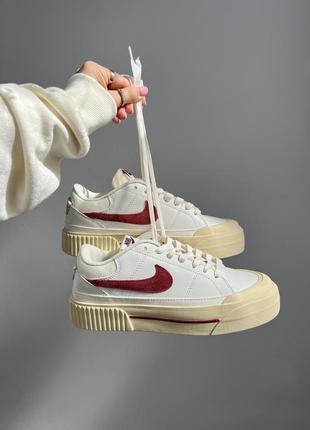 Стильные женские кроссовки nike wmns court legacy lift sail dark beetroot молочные с бордовым логотипом2 фото