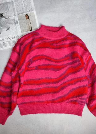 Женский розовый яркий свитер в полоску принт зебра1 фото
