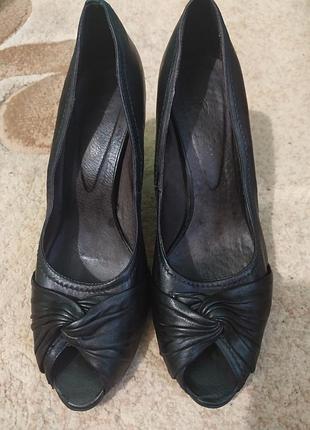 Кожаные туфли