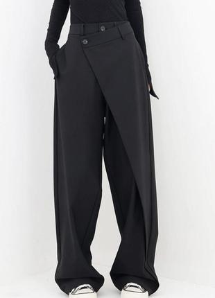 Есть видео брюки с запахом черные серые палаццо
