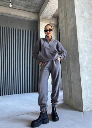 Женский костюм