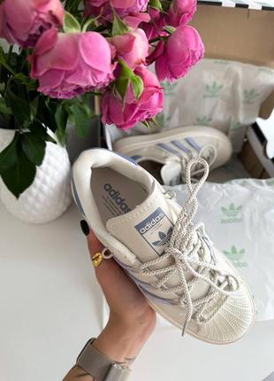 Нереально красивые женские кроссовки на платформе adidas superstar bonega beige blue бежевые с небесно-синим8 фото