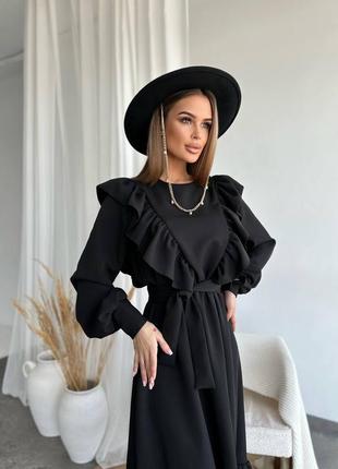 Красивое длинное платье с оборками