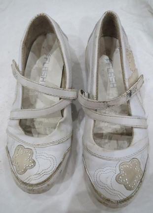 Туфлі білі на дівчинку р. 321 фото