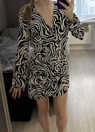 Базовое платье h&m xs/s/m женское платье на запах в леопардовый принт зебра черно белый