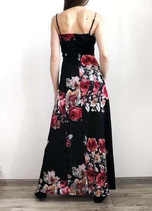 Чёрное платье в пол на тонких бретельках в цветы4 фото