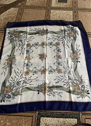 Лёгкий платок синий новый