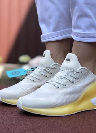 Женские кроссовки adidas alphaboost лимонные1 фото