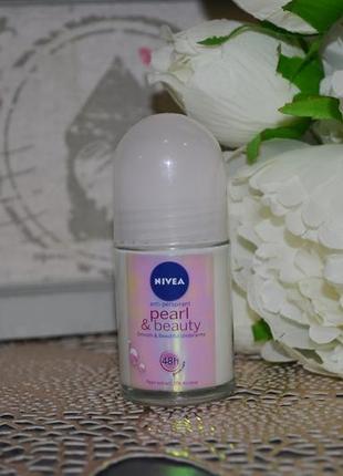 Дезодорант шариковый антиперспирант "жемчужная красота" nivea pearl & beauty1 фото