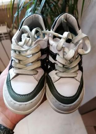 Кожані кросівки