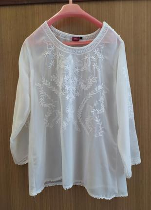 С ш а .белая   шифоновая блуза с изысканной вышивкой. liv