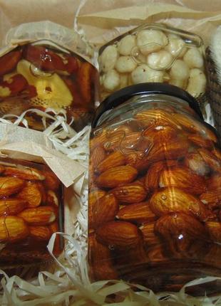 Подарочный набор орехи с мёдом фундук, миндаль, бразильский орех