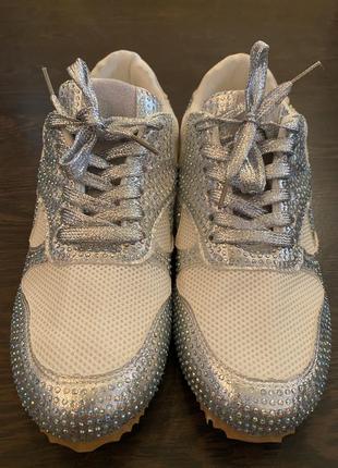 Кросівки в каменях. весна-літо 2020.