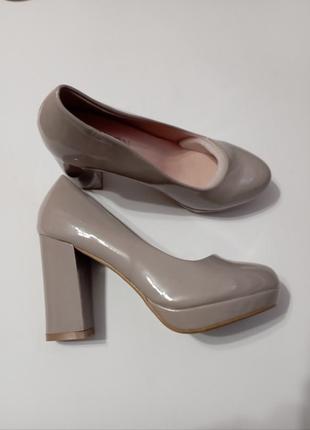 Туфли серые на каблуке женские2 фото