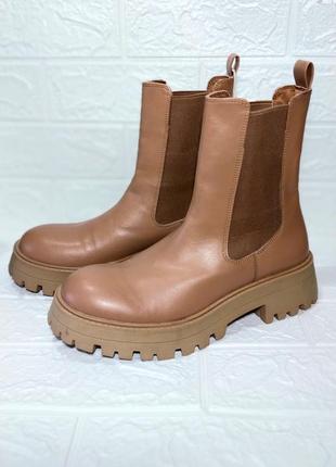 Нові жіночі бежеві челсі pull&bear