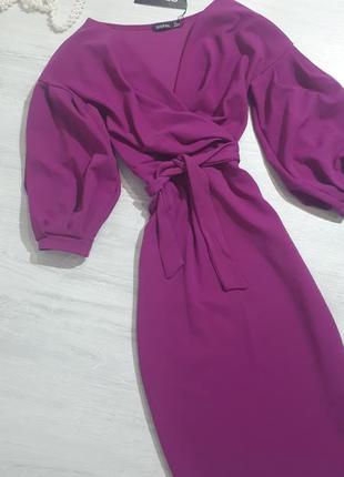 Плаття на запах з рукавами-воланами від boohoo/сукні міді/плаття з v-подібним вирізом2 фото
