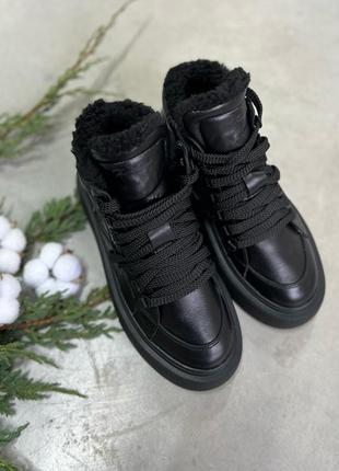Стильные черные женские кроссовки ботинки на массивной подошве кожаные/кожа-женская обувь на зиму 20245 фото