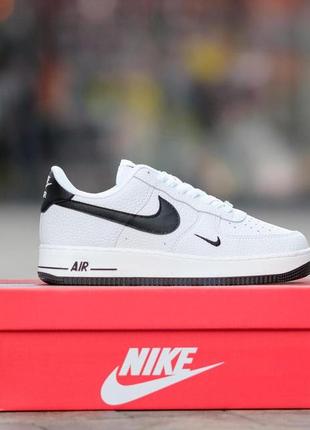 Кросівки nike air force 1 low 2024 white black / найк аїр форс низькі білі з чорним найком1 фото