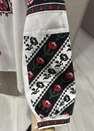 Вышиванка на девочку3 фото