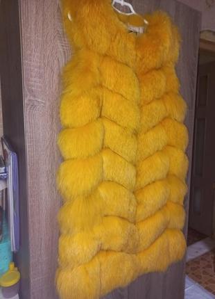 Жилетка меховая песец натуральная яркая