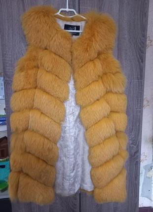 Жилетка меховая песец натуральная яркая