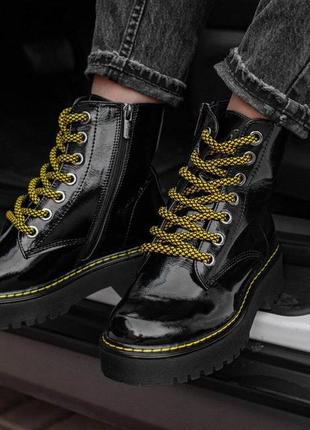 Dr. martens черные лаковые женские ботинки из натуральной кожи производитель - украина