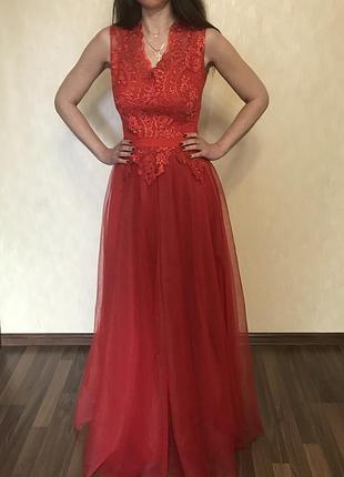 Вечірній шикарне довге плаття