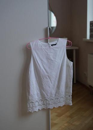 Біла жіноча блуза