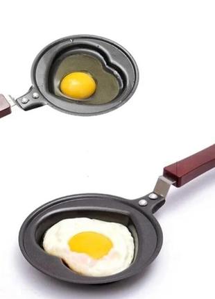 Мини-сковородка для яичниц в форме сердечка2 фото